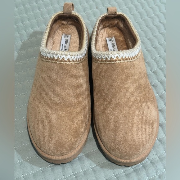 Olivia & Kate Slip-On Shoes. Super soft. Worn once!  Size women’s 8.5 - Picture 1 of 10